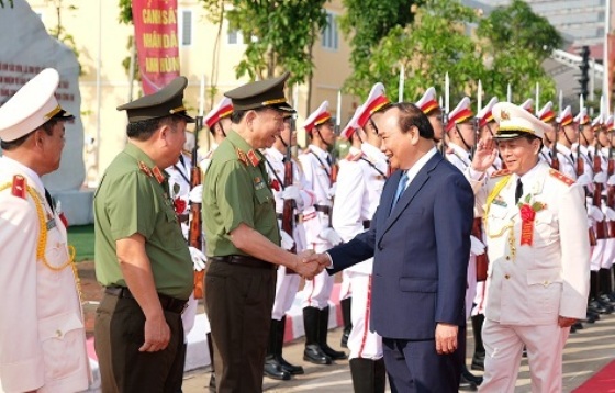 Thủ tướng Nguyễn Xuân Phúc và các đại biểu