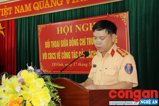 Trung tá Lê Thanh Nghị Phó Trưởng Phòng CSGT khai mạc hội nghị