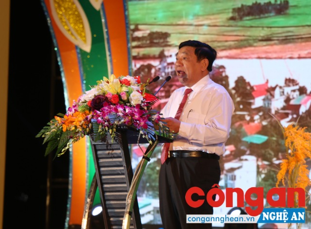 Đồng chí Nguyễn Xuân Đường, Chủ tịch UBND tỉnh phát biểu tại buổi lễ