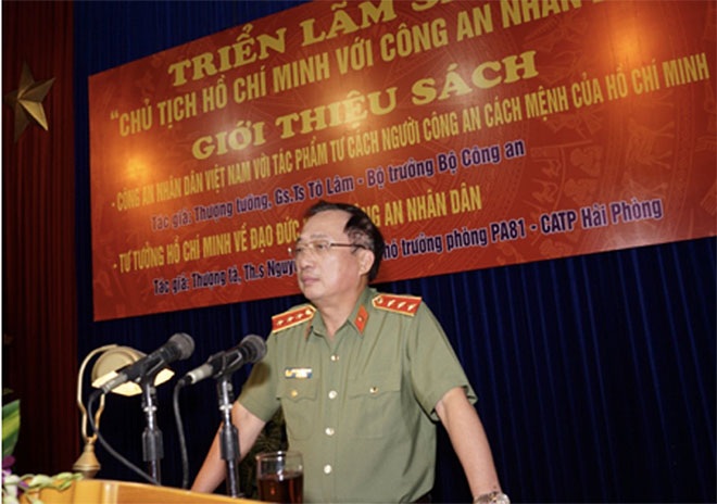 Thứ trưởng Nguyễn Văn Thành phát biểu tại Lễ khai mạc triển lãm.