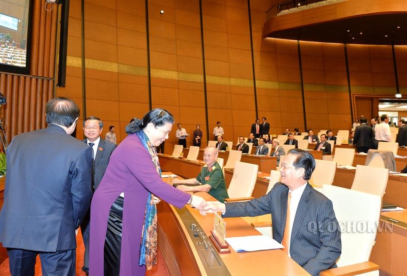 Phó Chủ tịch Thường trực Quốc hội Tòng Thị Phóng và nguyên Thủ tướng Chính phủ Nguyễn Tấn Dũng