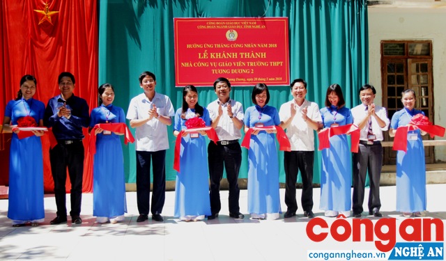 Công đoàn Giáo dục Việt Nam, Công đoàn Giáo dục Nghệ An và huyện Tương Dương cắt băng khánh thành công trình nhà công vụ