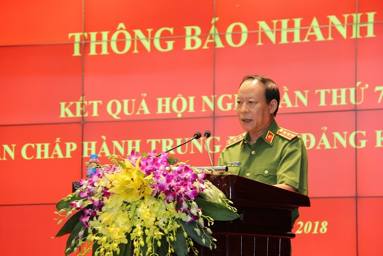 Thứ trưởng Lê Quý Vương truyền đạt nội dung tại Hội nghị.