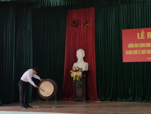 Đồng chí Lê Hồng Sơn - Chủ tịch UBND huyện đã phát động hưởng ứng Tháng hành động phòng, chống ma túy