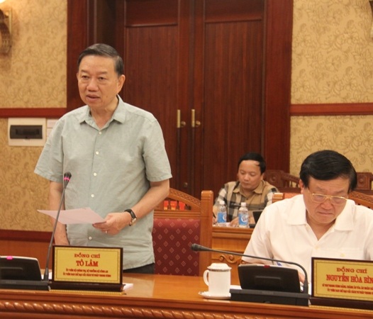 Thượng tướng Tô Lâm, Ủy viên Bộ Chính trị, Bộ trưởng Bộ Công an, Ủy viên Ban chỉ đạo phát biểu tại phiên họp.