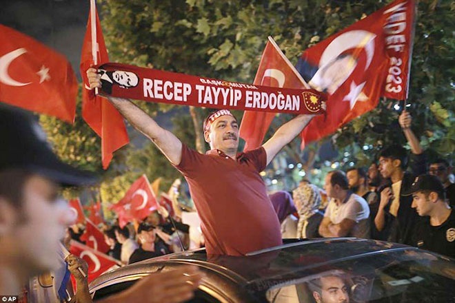 Người dân Thổ Nhĩ Kỳ hân hoan đón chào vị tân Tổng thống.