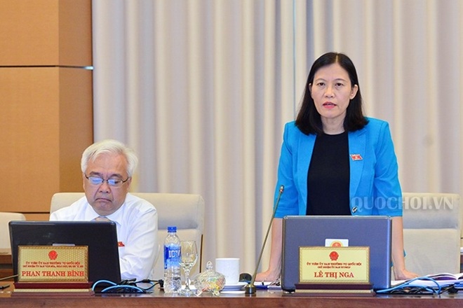 Chủ nhiệm Uỷ ban Tư pháp Lê Thị Nga cho ý kiến tại Phiên thảo luận.