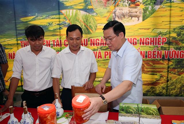 Cả nước đã có hơn 5000 sản phẩm đăng ký tiêu chuẩn OCOP. Ảnh VGP/Thành Chung