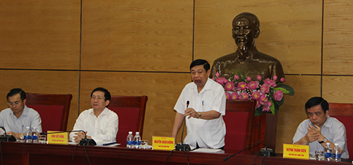 Đồng chí Nguyễn Xuân Đường, Phó Bí thư Tỉnh ủy, Chủ tịch UBND tỉnh chủ trì phiên họp