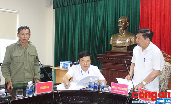 Chủ tịch UBND tỉnh Nguyễn Xuân Đường tiếp nhận những kiến nghị, phản ánh của công dân