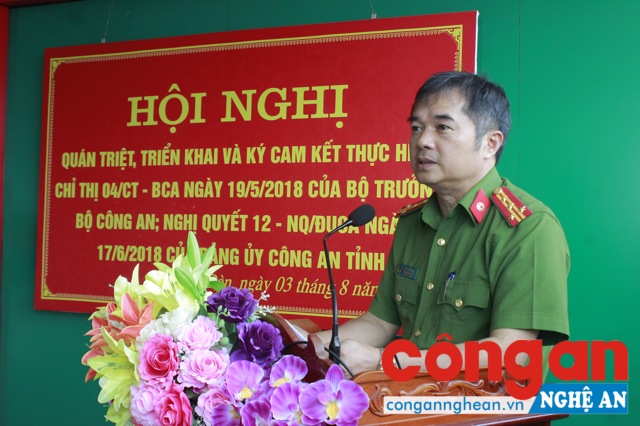 Đại tá Cao Tiến Mai, Trưởng Công an huyện Nam Đàn phát biểu chỉ đạo tại Hội nghị