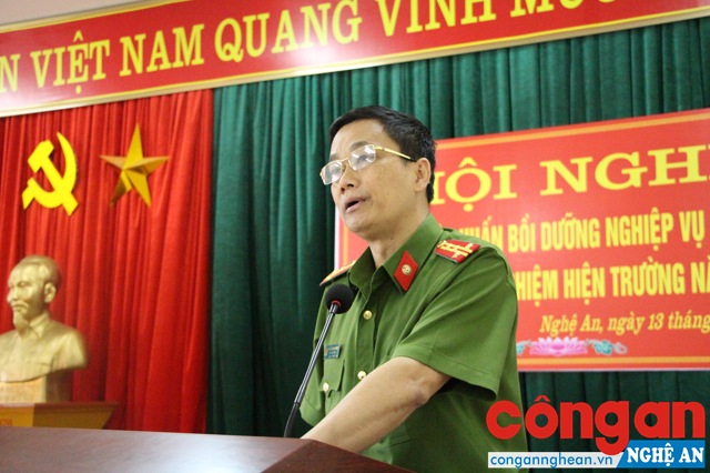Đồng chí Đại tá Nguyễn Mạnh Hùng, Phó Giám đốc Công an tỉnh phát biểu tại buổi lễ