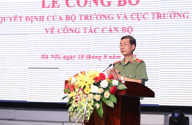 Thiếu tướng Phạm Văn Miên, Phó Cục trưởng, Tổng Biên tập Báo CAND phát biểu tại buổi lễ.