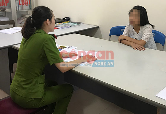 Nạn nhân Nguyễn Thị Hoa tại cơ quan điều tra