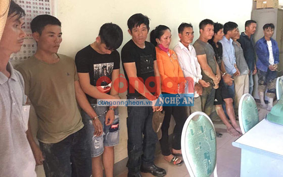 Các đối tượng bị Công an huyện Anh Sơn bắt giữ