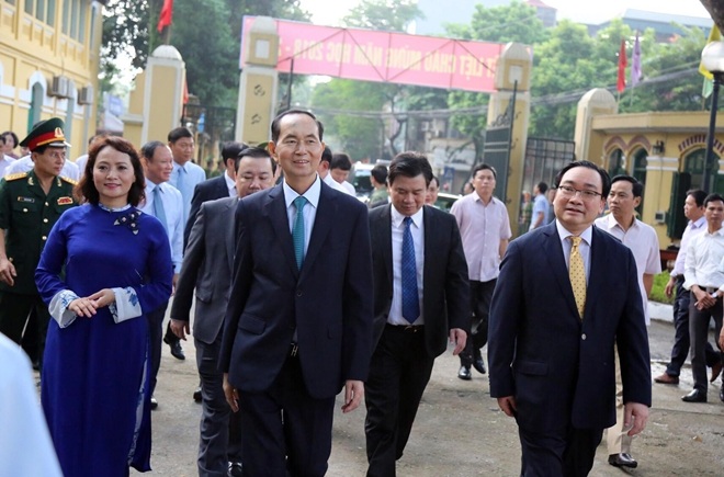Chủ tịch nước Trần Đại Quang và Bí thư Thành ủy Hà Nội Hoàng Trung Hải dự Lễ khai giảng tại Trường THPT Chu Văn An.