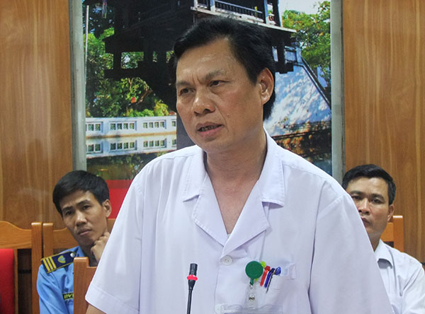 Lãnh đạo Bệnh viện Hữu nghị Đa khoa tỉnh Nghệ An phát biểu tại buổi lễ