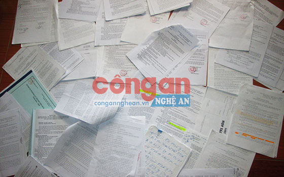Hồ sơ và đơn thư của công dân “tố” các hợp tác xã tại xã Quỳnh Thạch