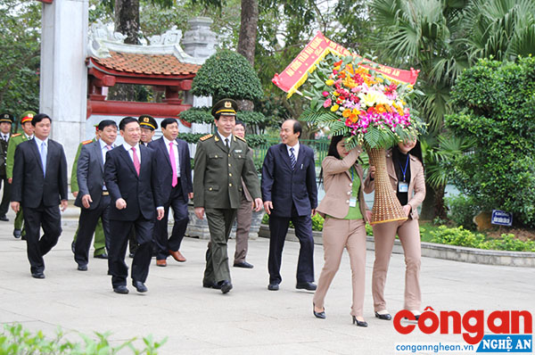 Chủ tịch nước Trần Đại Quang trong lần về thăm Nghệ An trên cương vị Bộ trưởng Bộ Công an - Ảnh: Trọng Đại