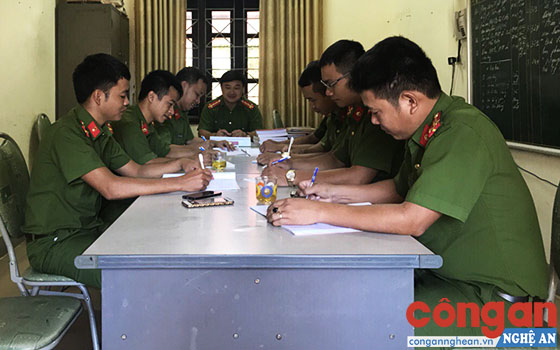 Đội Cảnh sát ĐTTP về Hình sự, Kinh tế, Ma túy Công an huyện Anh Sơn họp bàn phương án đấu tranh với tội phạm 