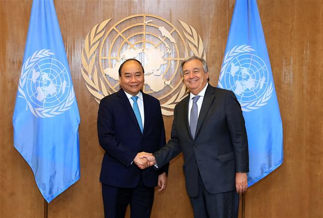 Thủ tướng Nguyễn Xuân Phúc và Tổng Thư ký LHQ Antonio Guterres - Ảnh: VGP/Quang Hiếu