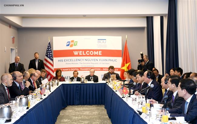 Thủ tướng tới dự buổi tọa đàm với các tập đoàn Hoa Kỳ. Ảnh: VGP/Quang Hiếu
