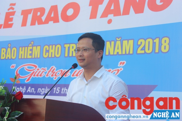 Đồng chí Uông Việt Dũng, Phó Chánh văn phòng, Uỷ ban ATGT Quốc gia phát biểu tại buổi lễ