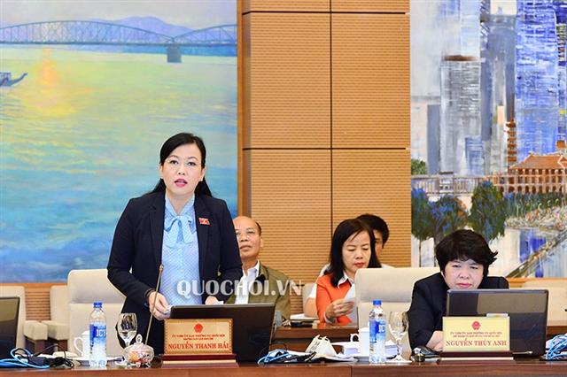 Trưởng Ban Dân nguyện Nguyễn Thanh Hải trình bày báo cáo của Ban Dân nguyện giám sát việc giải quyết kiến nghị của cử tri gửi đến kỳ họp thứ 5 của Quốc hội