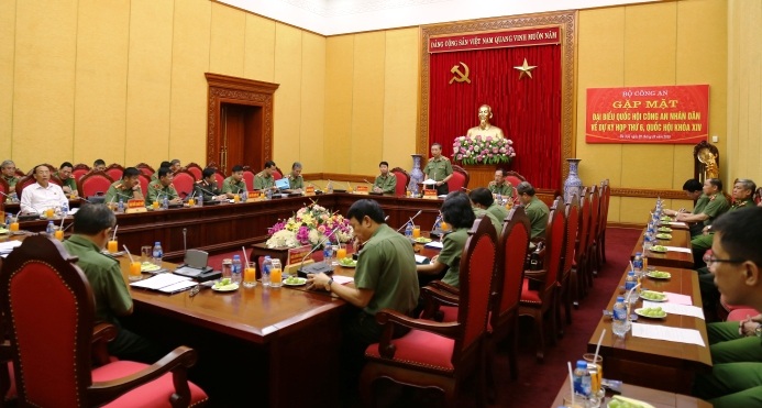 Bộ Công an gặp mặt đại biểu Quốc hội Công an nhân dân về dự Kỳ họp thứ 6 Quốc hội khóa XIV.