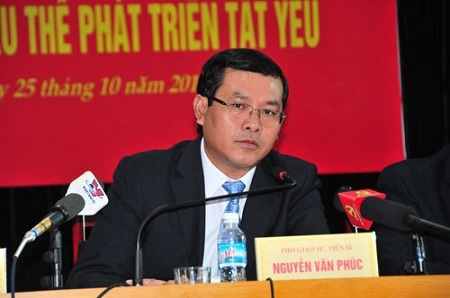 Thứ trưởng Bộ GD&ĐT Nguyễn Văn Phúc tại toạ đàm về tự chủ ĐH do Báo điện tử Đảng Cộng sản tổ chức ngày 25/10. Ảnh: Báo điện tử Đảng Cộng sản