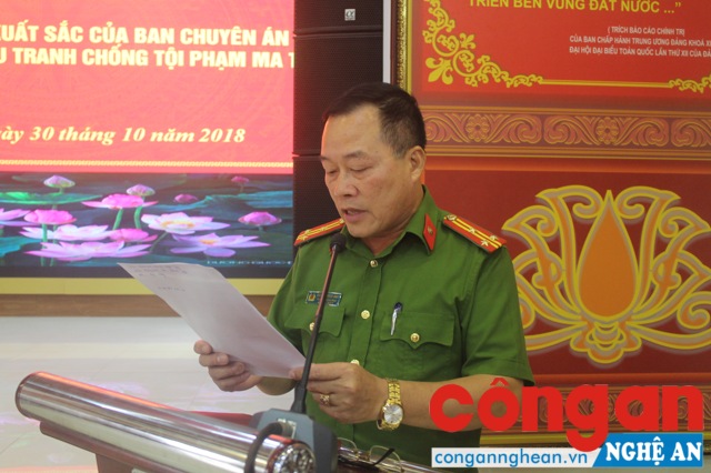Thượng tá Nguyễn Đình Anh - Trưởng phòng CSĐTTP về ma túy báo cáo kết quả Chuyên án 918C