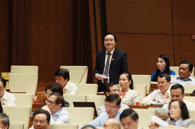 Bộ trưởng Bộ GD&ĐT Phùng Xuân Nhạ đã trả lời chất vấn của Đại biểu Quốc hội. Ảnh: VGP