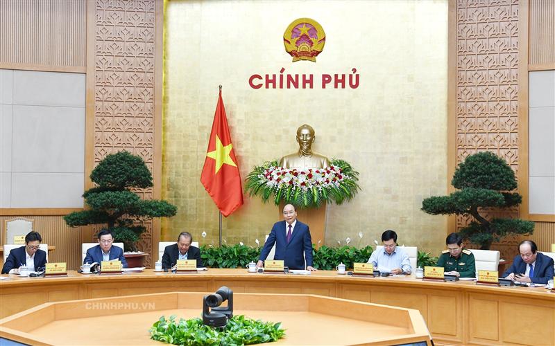 Thủ tướng phát biểu kết luận phiên họp Chính phủ tháng 10/2018. Ảnh: VGP/Quang Hiếu