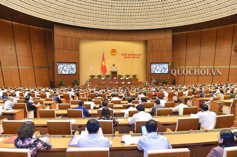 Quốc hội họp toàn thể hội trường nghe trình bày báo cáo và biểu quyết thông qua Nghị quyết Kế hoạch phát triển kinh tế - xã hội năm 2019