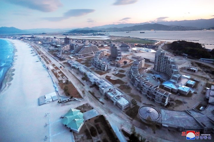 Khu du lịch duyên hải Wonsan-Kalma nhìn từ trên cao.