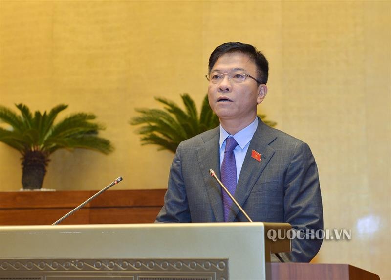 Bộ trưởng Bộ Tư pháp Lê Thành Long, thừa ủy quyền của Thủ tướng Chính phủ, trình bày Báo cáo về công tác thi hành án năm 2018