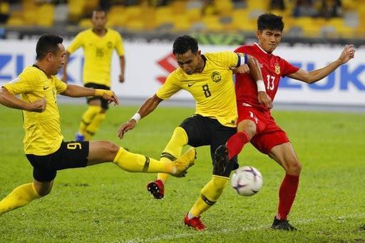 Malaysia (vàng) đang dẫn đầu với 2 trận thắng