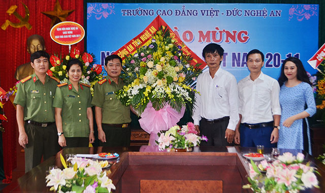 Đoàn công tác tại Cao đẳng Việt – Đức Nghệ An