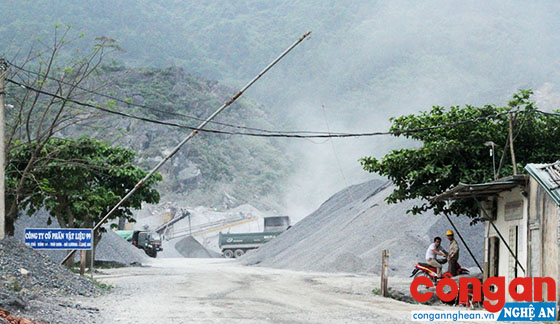 Mỏ đá của Công ty cổ phần Vật liệu 99 tại xã Trù Sơn, huyện Đô Lương vừa bị cưỡng chế xử phạt vi phạm hành chính hơn 14 triệu đồng