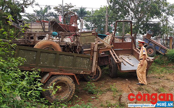  Hơn 30 xe công nông, xe cải tiến bị Đội CSGT Công an huyện Yên Thành thu giữ