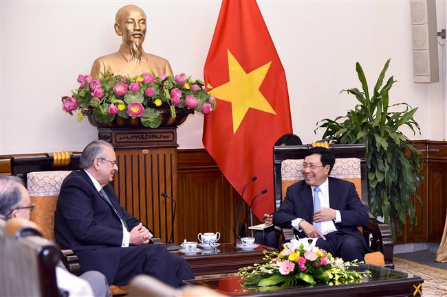Phó Thủ tướng Phạm Bình Minh tiếp Chủ tịch Nhóm Tầm nhìn APEC Allan Wagner. Ảnh: VGP/Hải Minh