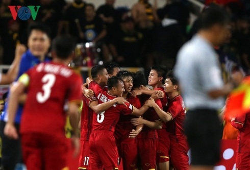 ĐT Việt Nam đã chơi rất hiệu quả trước ĐT Malaysia và giành chiến thắng thuyết phục. (Ảnh: Vy Vũ)
