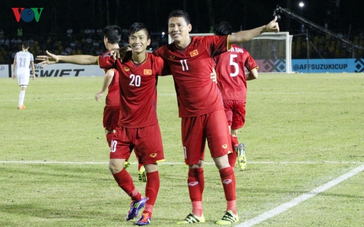 Tối qua (2/12), ĐT Việt Nam đã giành chiến thắng 2-1 trước ĐT Philippines trong trận bán kết lượt đi AFF Cup 2018.