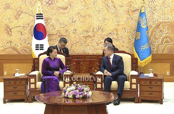 Tổng thống Hàn Quốc Moon Jae-in đề nghị Việt Nam tiếp tục ủng hộ Hàn Quốc về tăng cường quan hệ với ASEAN