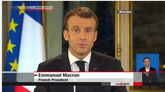 Tổng thống Emmanuel Macron phát biểu trên truyền hình tối 10/12. (Ảnh cắt từ bản tin NHK)
