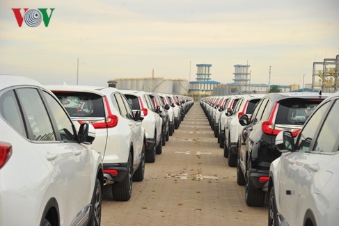 Trong tuần qua số lượng ô tô nguyên chiếc các loại đăng ký tờ khai hải quan nhập khẩu đạt 2.833 chiếc, tương ứng đạt hơn 67 triệu USD.