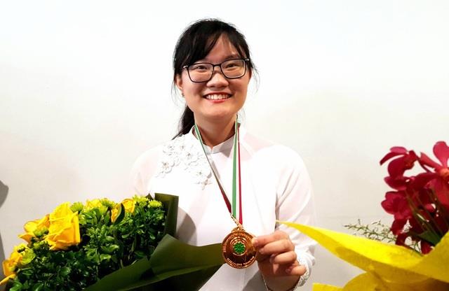 Cô gái vàng Nguyễn Phương Thảo, đưa Sinh học lên đỉnh cao thế giới.