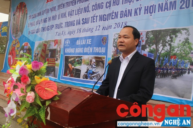 Đồng chí Hoàng Quốc Việt - Phó Bí thư Huyện ủy, Chủ tịch UBND huyện Tân Kỳ phát biểu chỉ đạo 