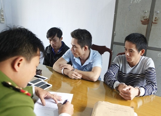Nhóm đối tượng Nguyễn Khánh Vương, Nguyễn Đình Sự và Nguyễn Phước Danh tại Cơ quan công an.