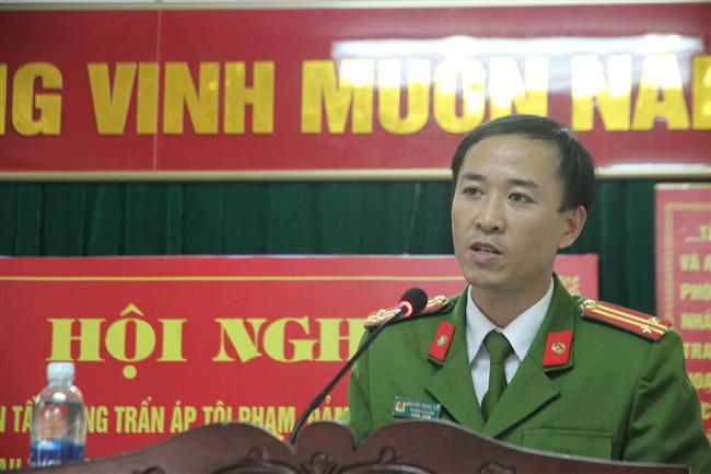 Trung tá Nguyễn Trọng Tuệ - Trưởng Công an huyện Nghi Lộc phát biểu tại buổi lễ